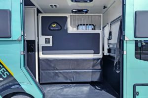 découvrez comment choisir un camion vl pour chevaux d'occasion adapté à vos besoins, avec des conseils pratiques pour bien sélectionner votre véhicule en toute confiance.